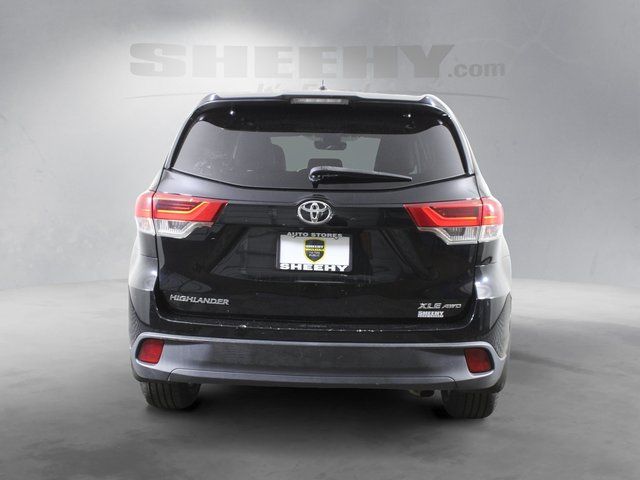 Used 2018 Black Toyota XLE image 14