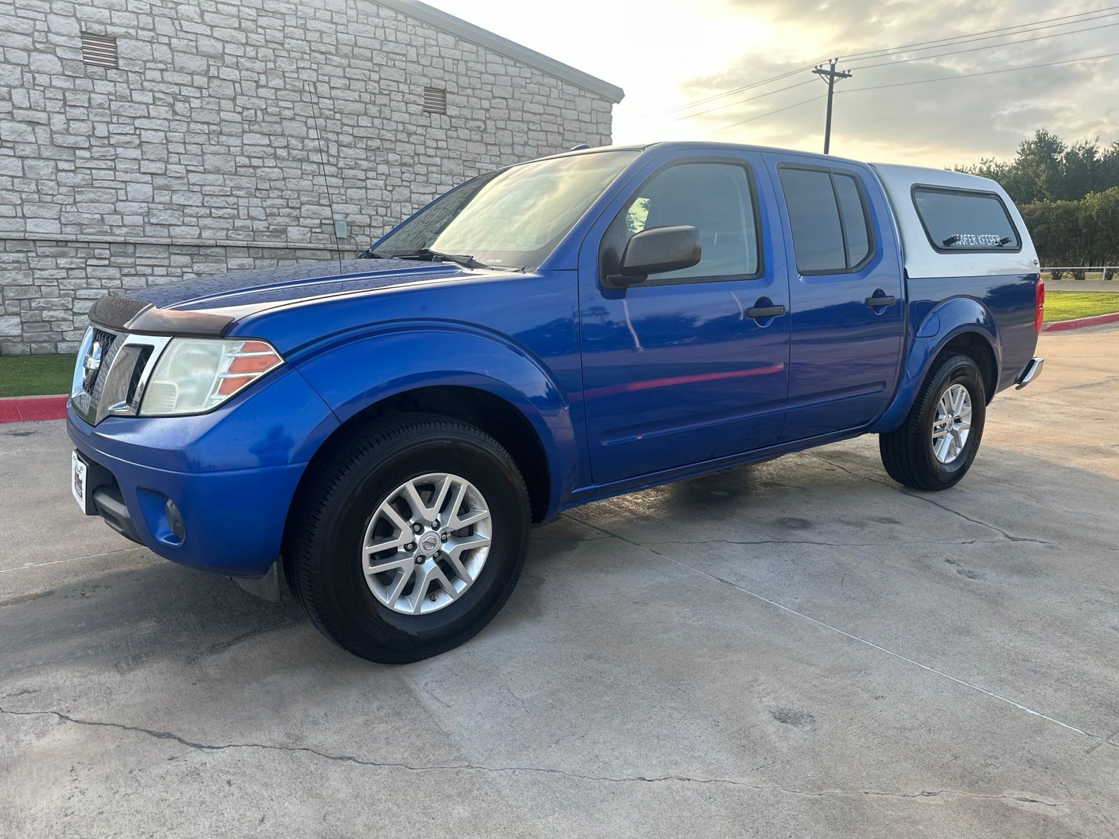 Blue Metallic 2015 Nissan Frontier Pickup Truck 4X2 5-Speed Automatic Overdrive
