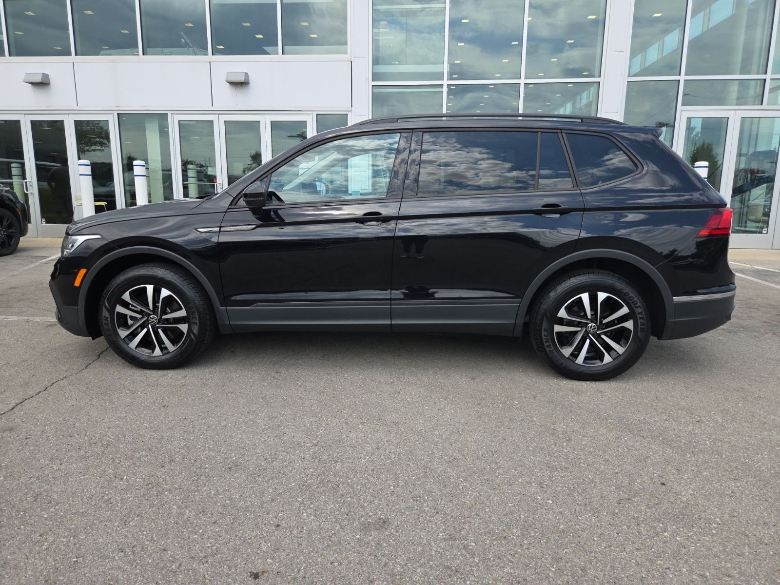 used 2023 Volkswagen Tiguan car, priced at $24,850