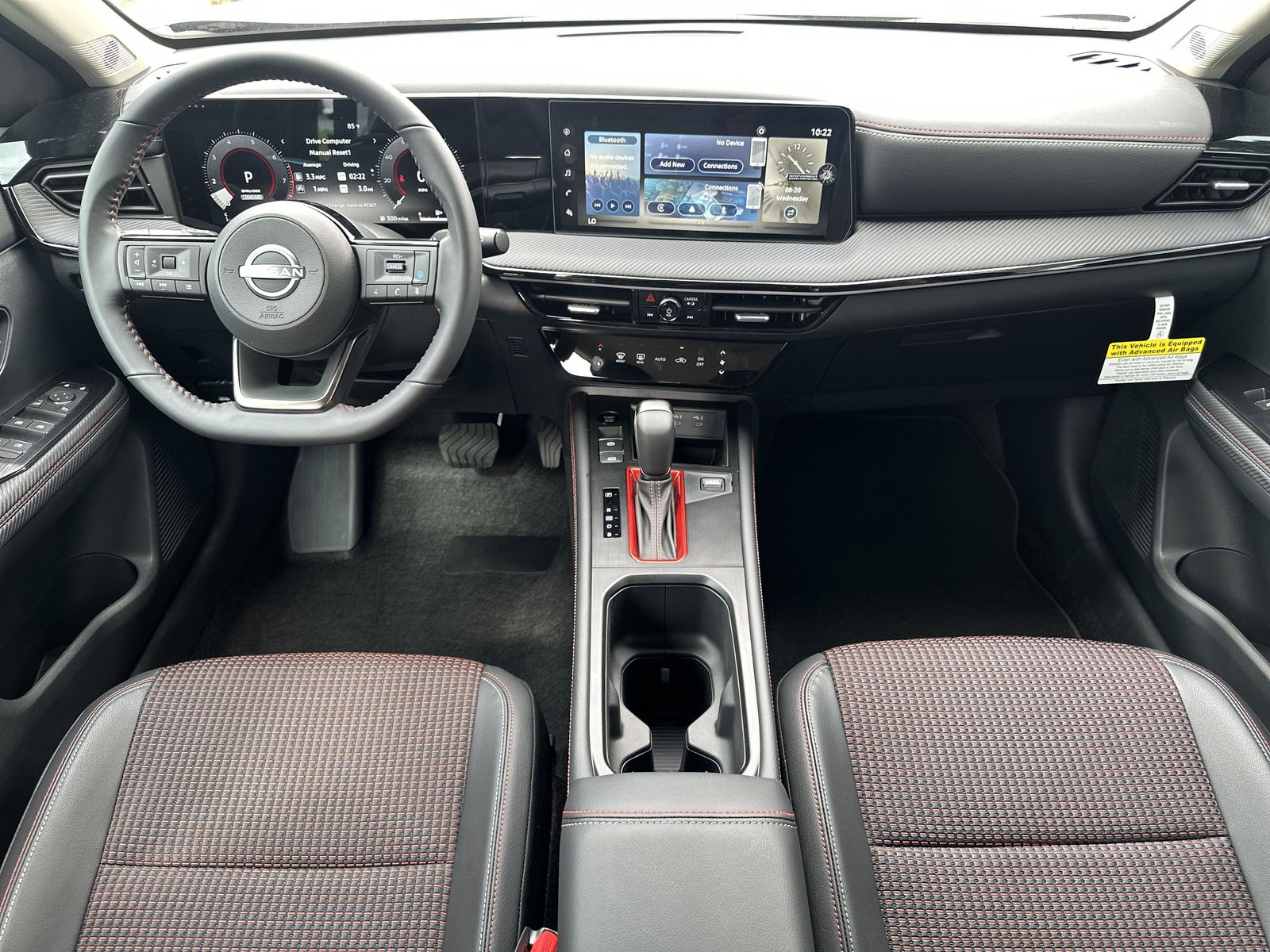 2025 Nissan Kicks SR photo 2