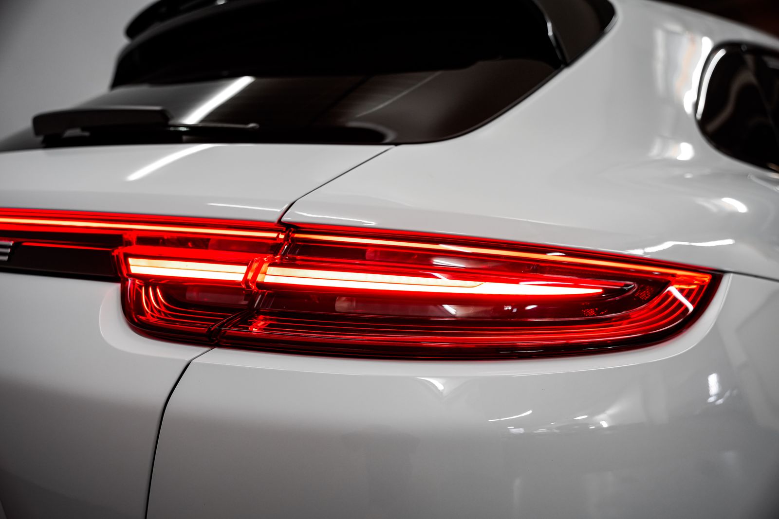 2018 Porsche Panamera Sport Turismo Turbo — photo 43