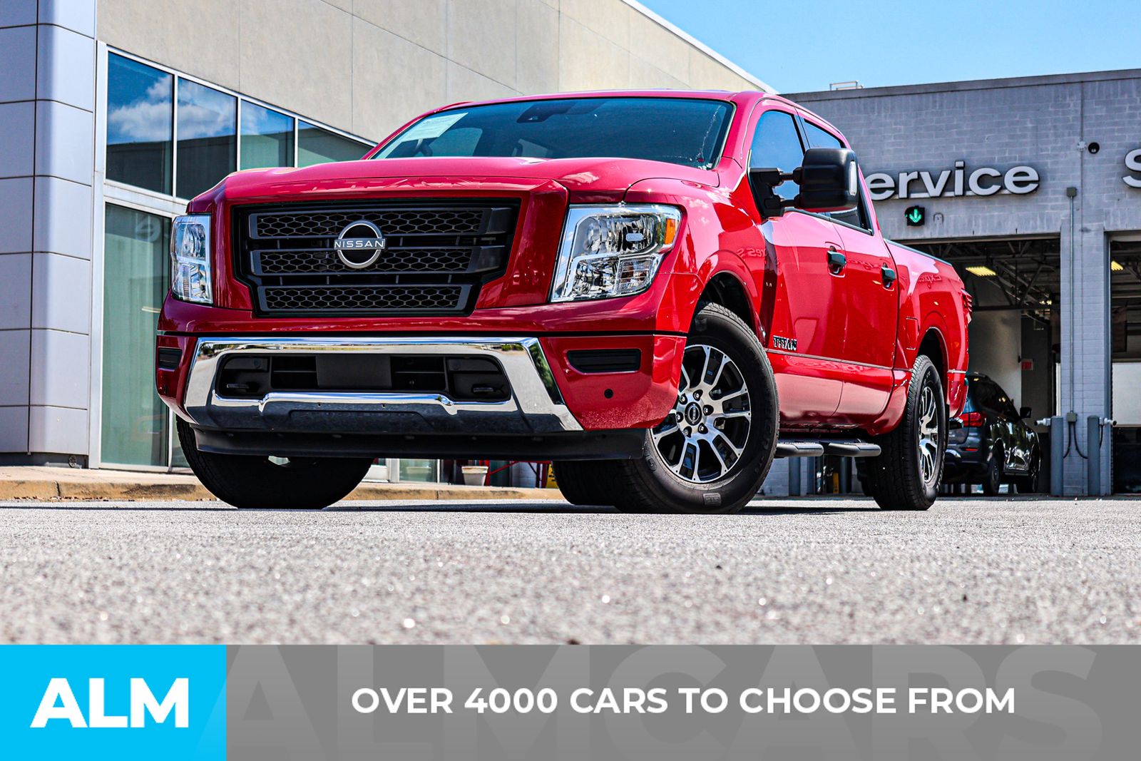 2024 Nissan Titan SV photo 2