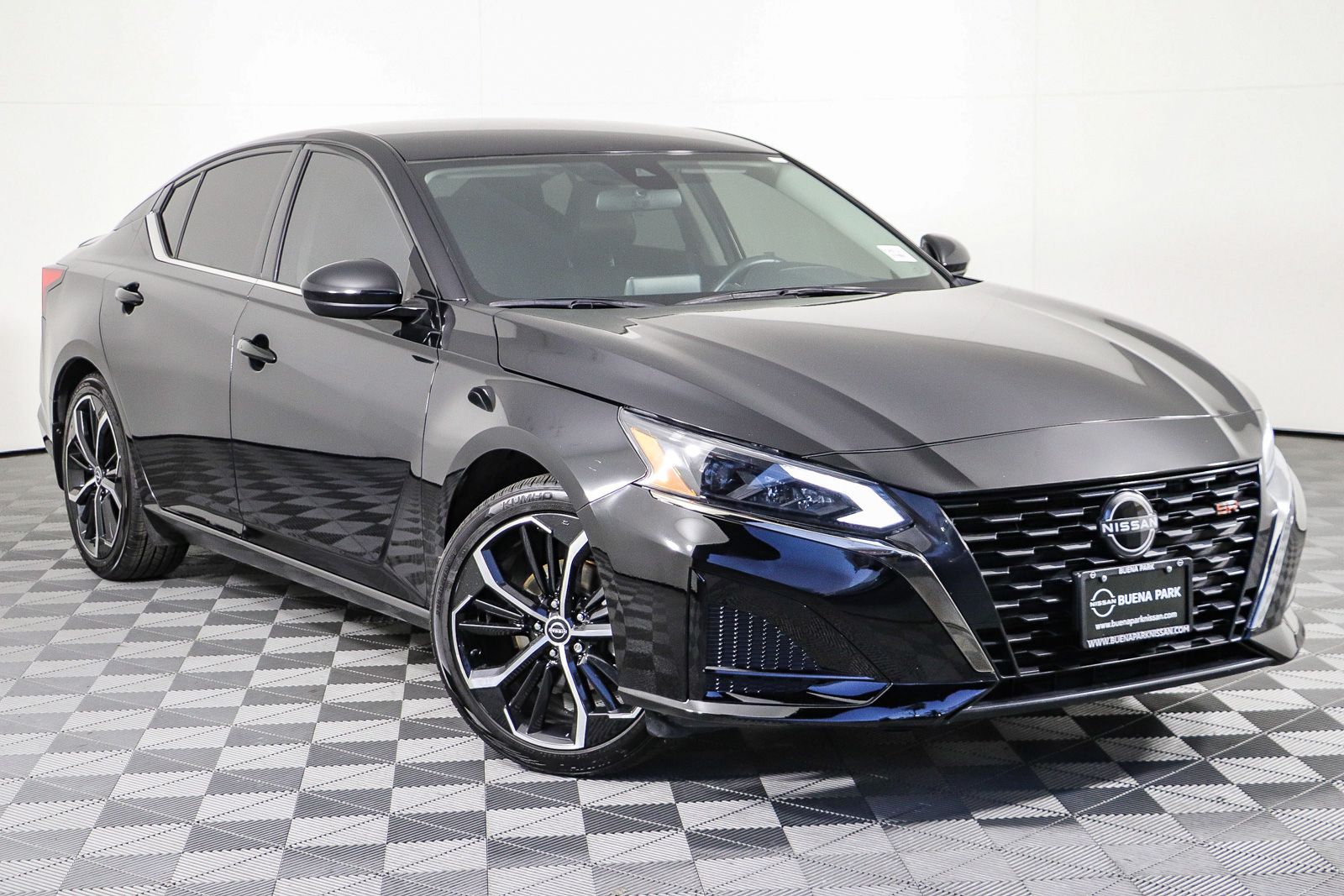 2023 Nissan Altima 2.5 SR FWD