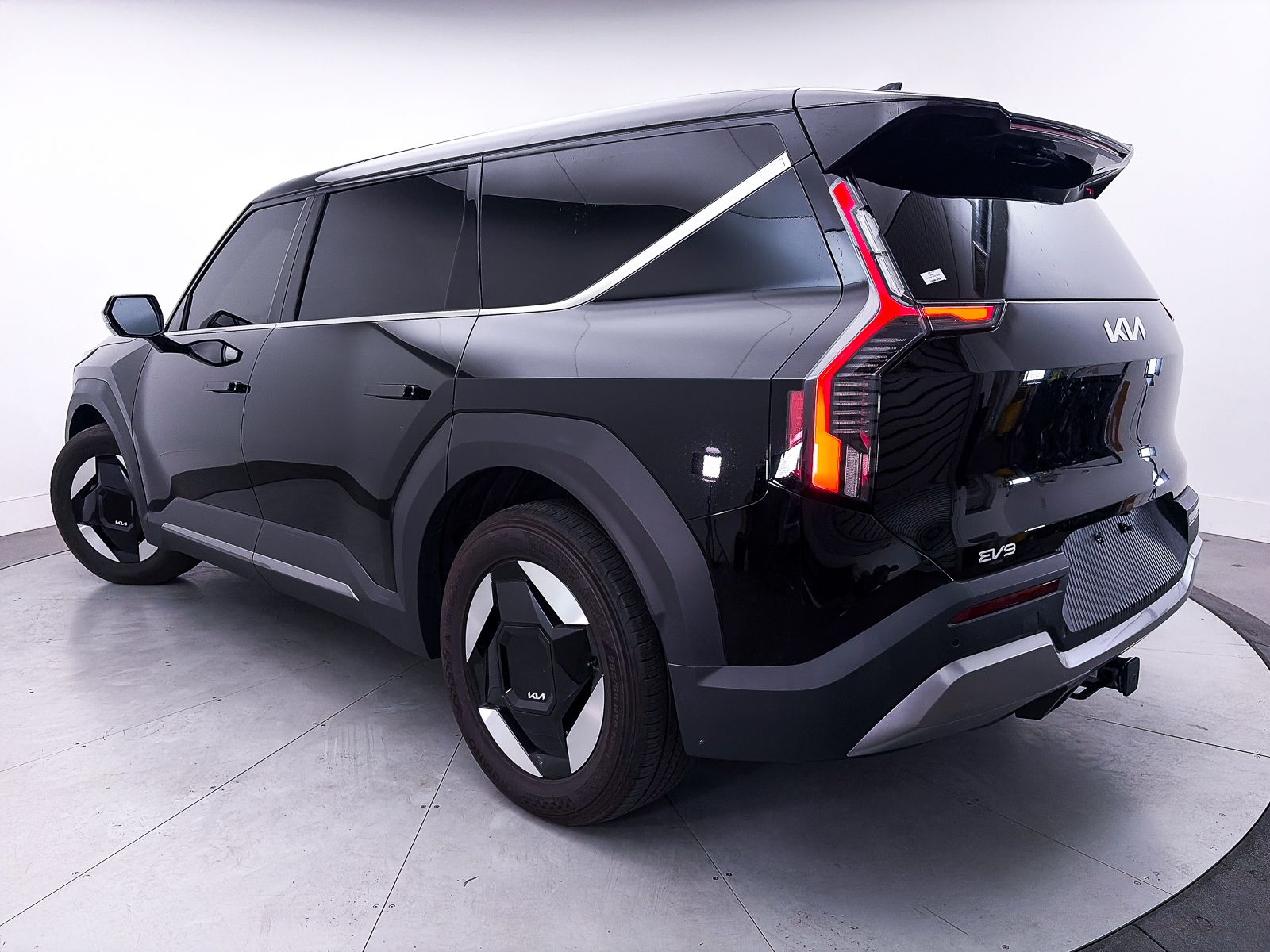 Used 2024 Kia Ev9 Light L/R with VIN KNDAB5S10R6021345 for sale in Scottsdale, AZ