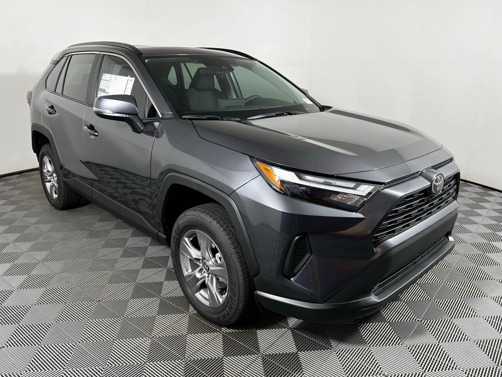 Thumbnail: 2025 Toyota RAV4 - 3