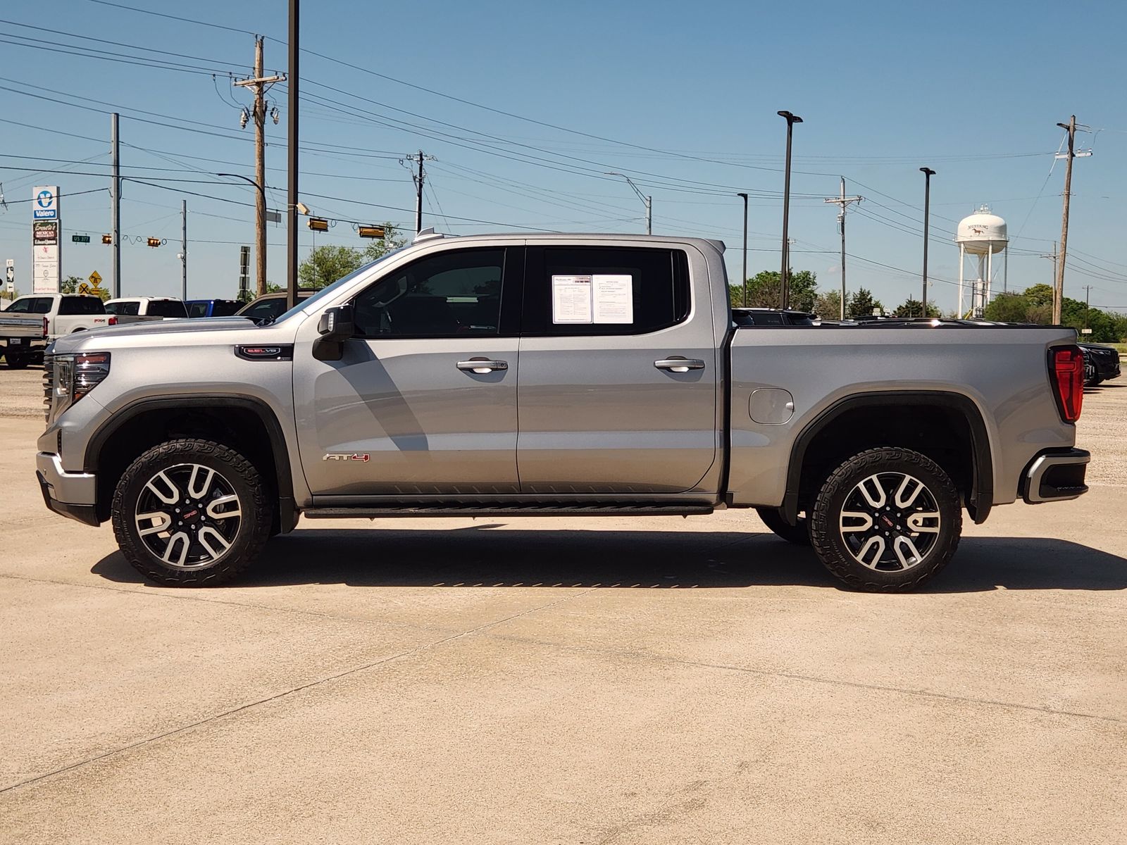 View vehicle photo 3