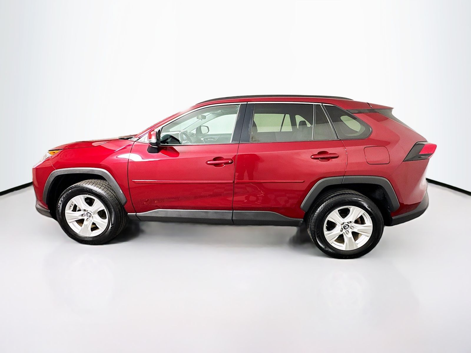 View vehicle photo 4