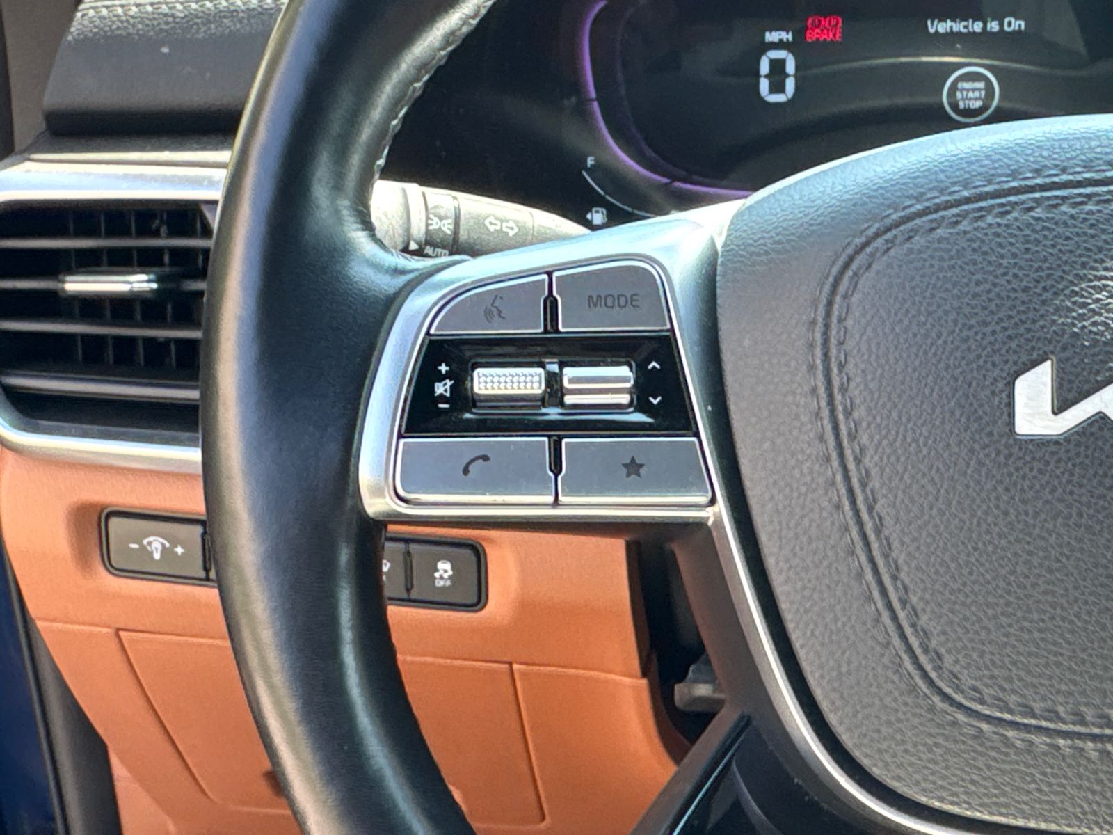 Used 2025 Black Kia EX X-Pro image 25