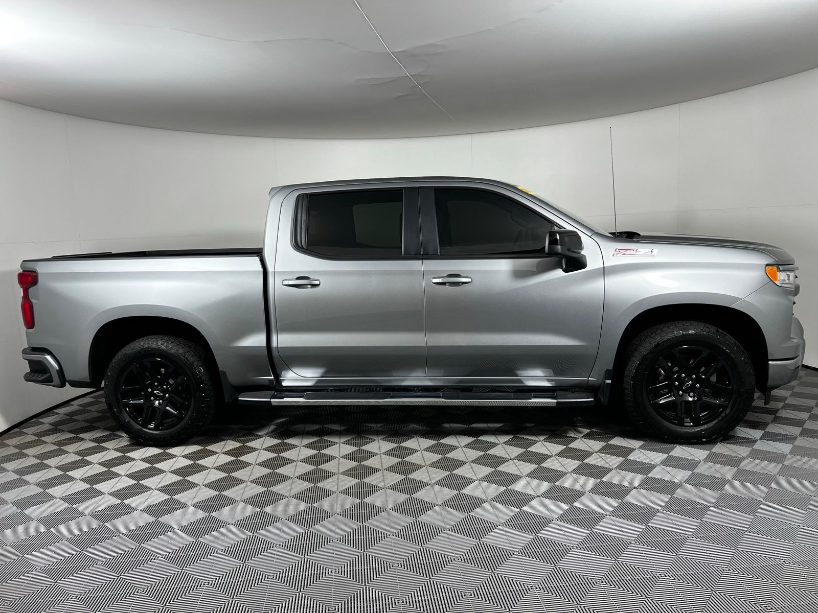 Thumbnail: 2023 Chevrolet Silverado 1500 - 4