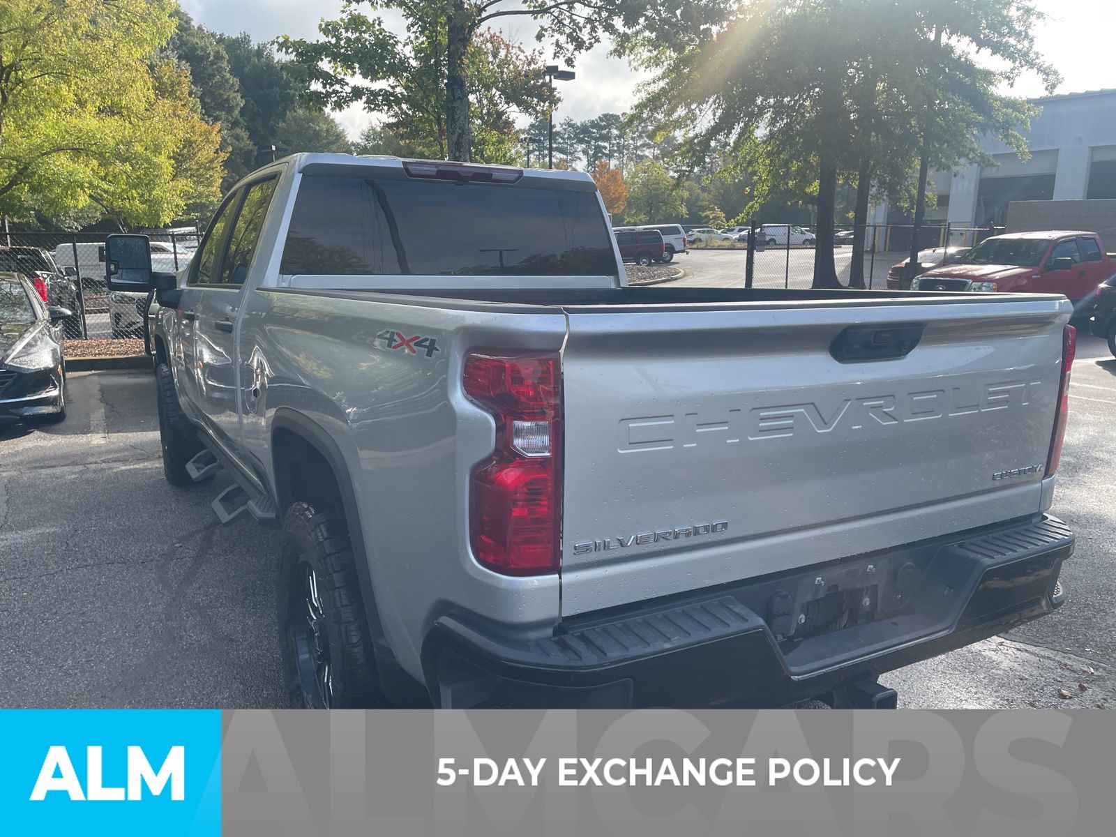 2023 Chevrolet Silverado 2500HD Custom photo 3