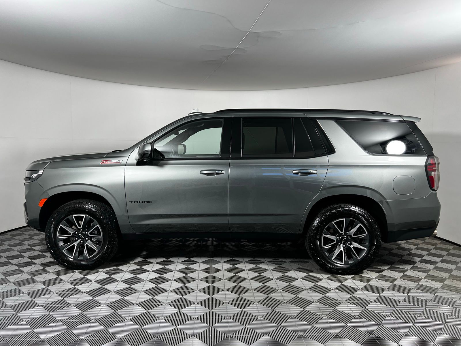 Thumbnail: 2023 Chevrolet Tahoe - 8