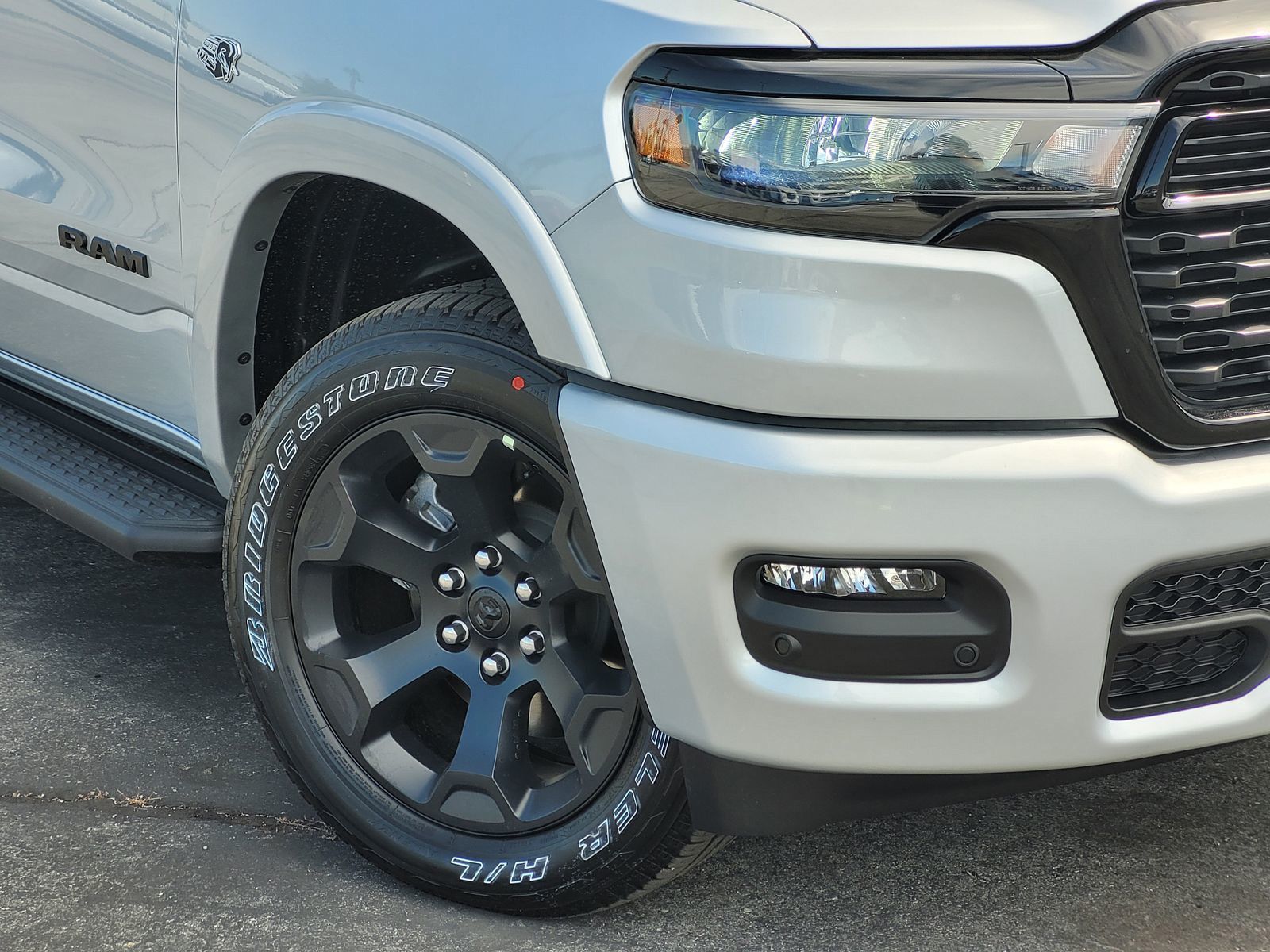 View vehicle photo 6