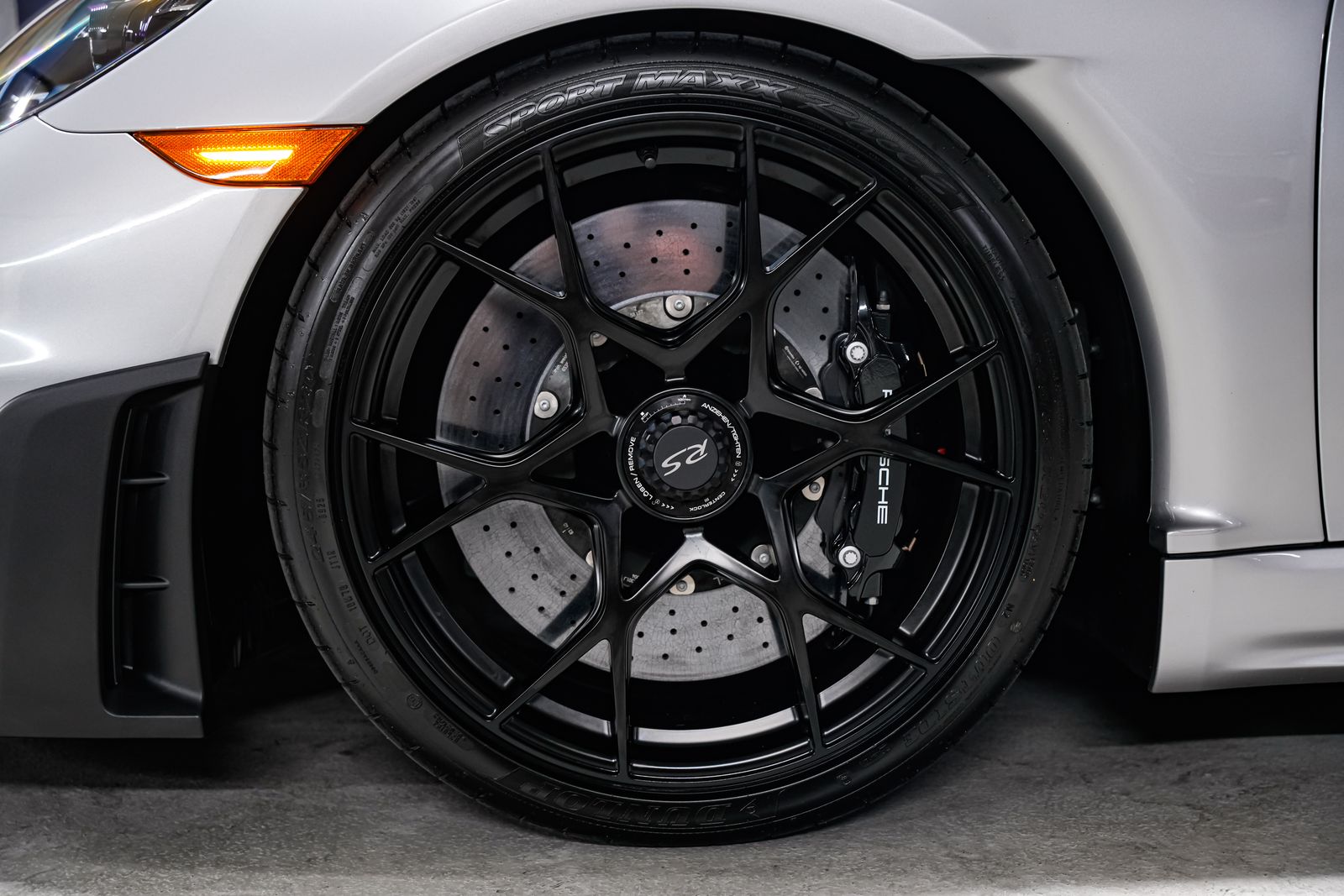 2025 Porsche 718 Spyder RS — photo 41