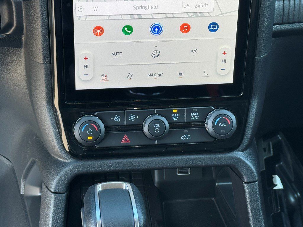 New 2025 Oxford White Ford Lariat image 18