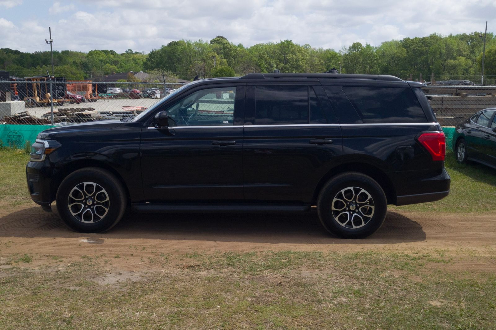 Used 2024 Black Ford XLT image 10