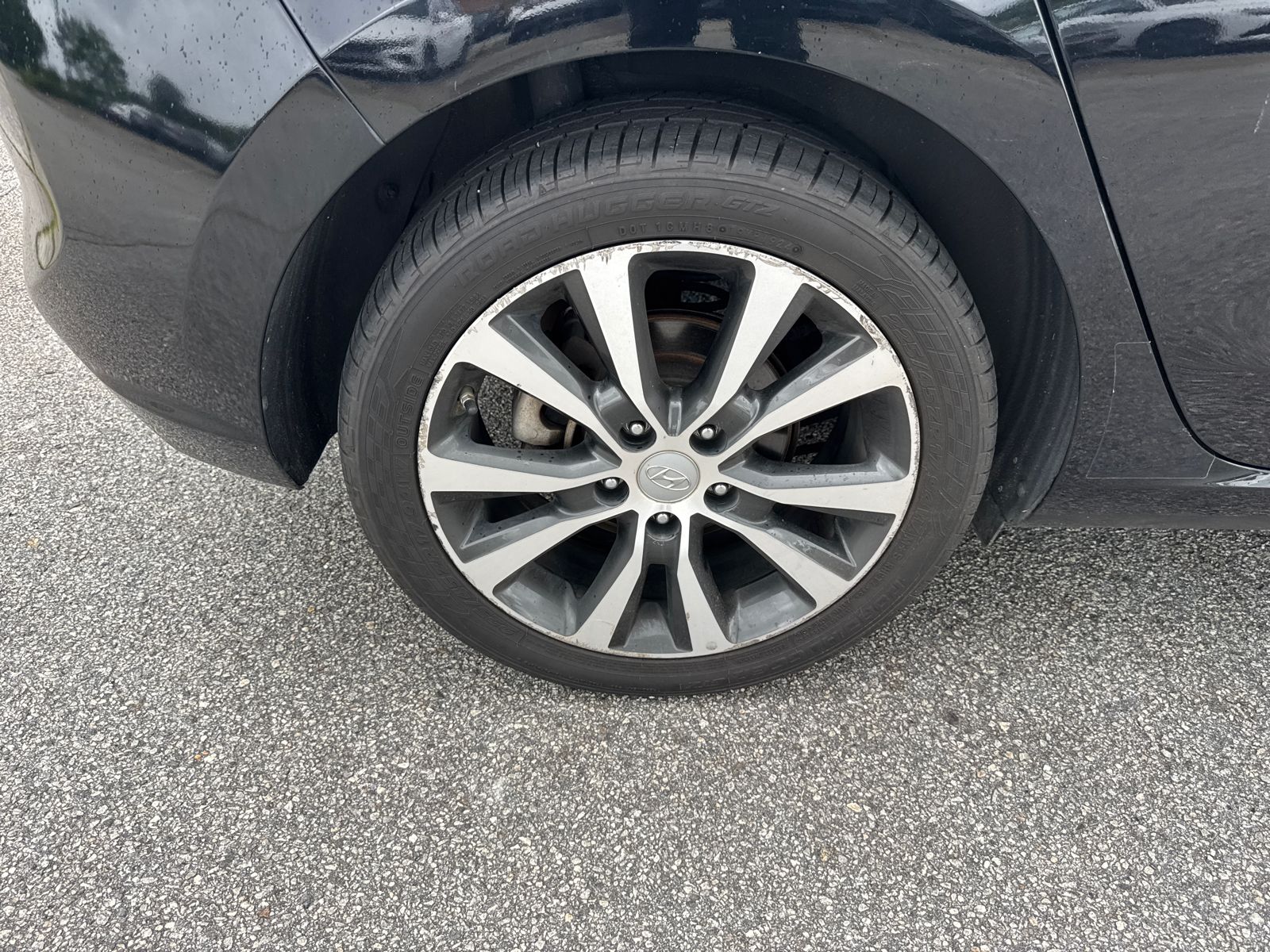 Used 2018 Black Hyundai Base image 17