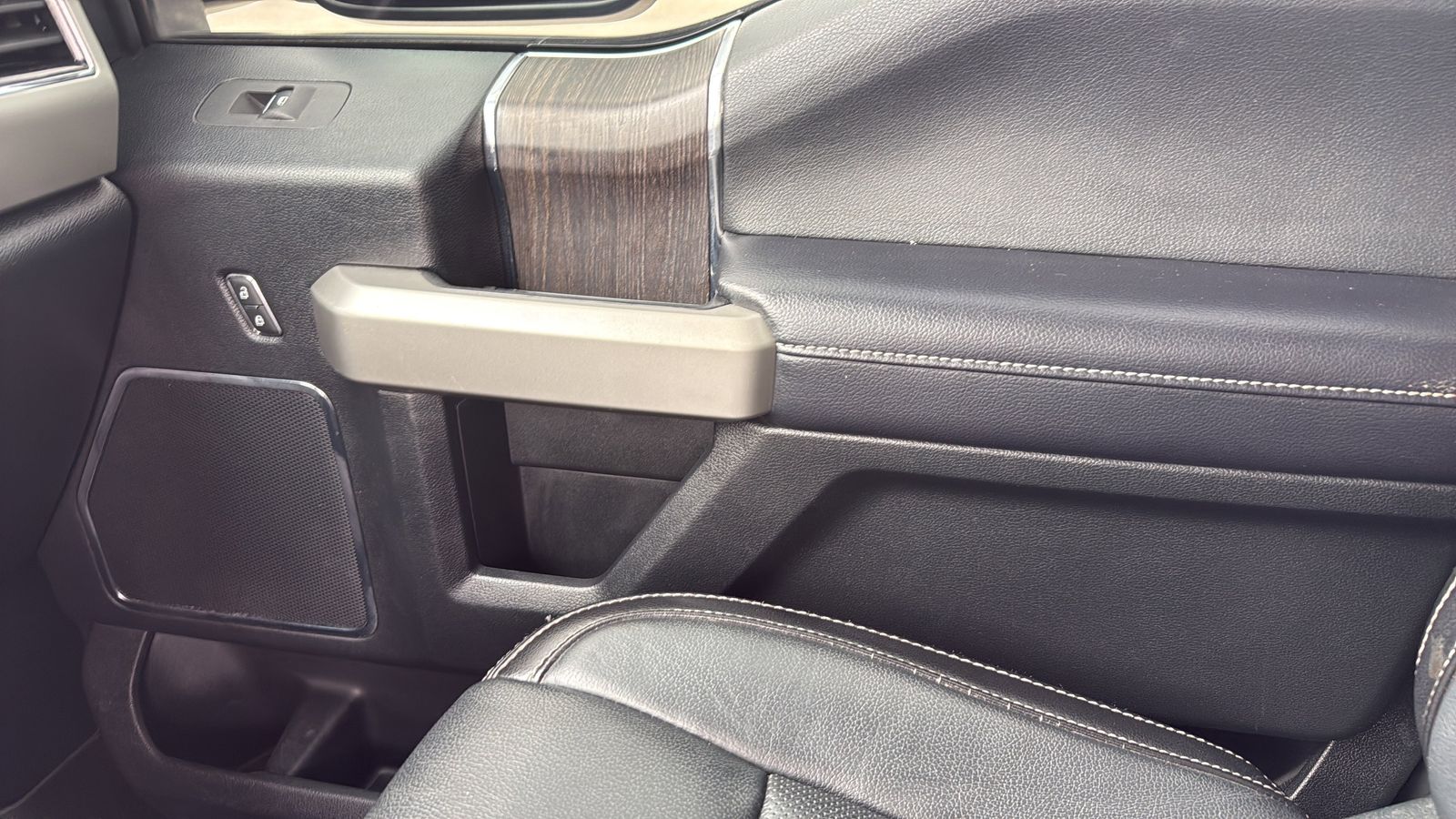 Used Car 2020 Ford F-350sd  Lariat For Sale Under $50,000 In Austin, Texas