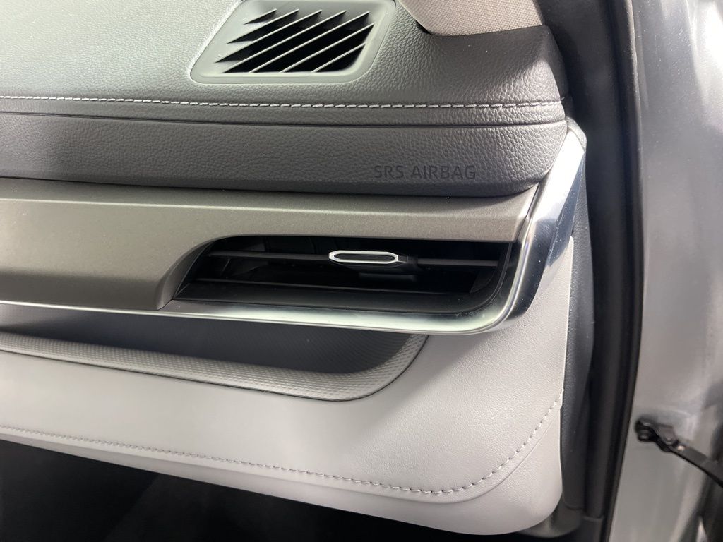 Thumbnail: 2021 Toyota Highlander - 23