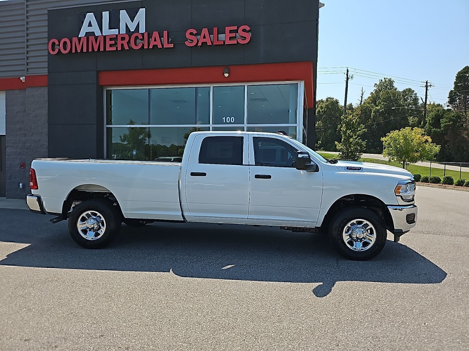 2024 Ram 2500 Tradesman photo 3