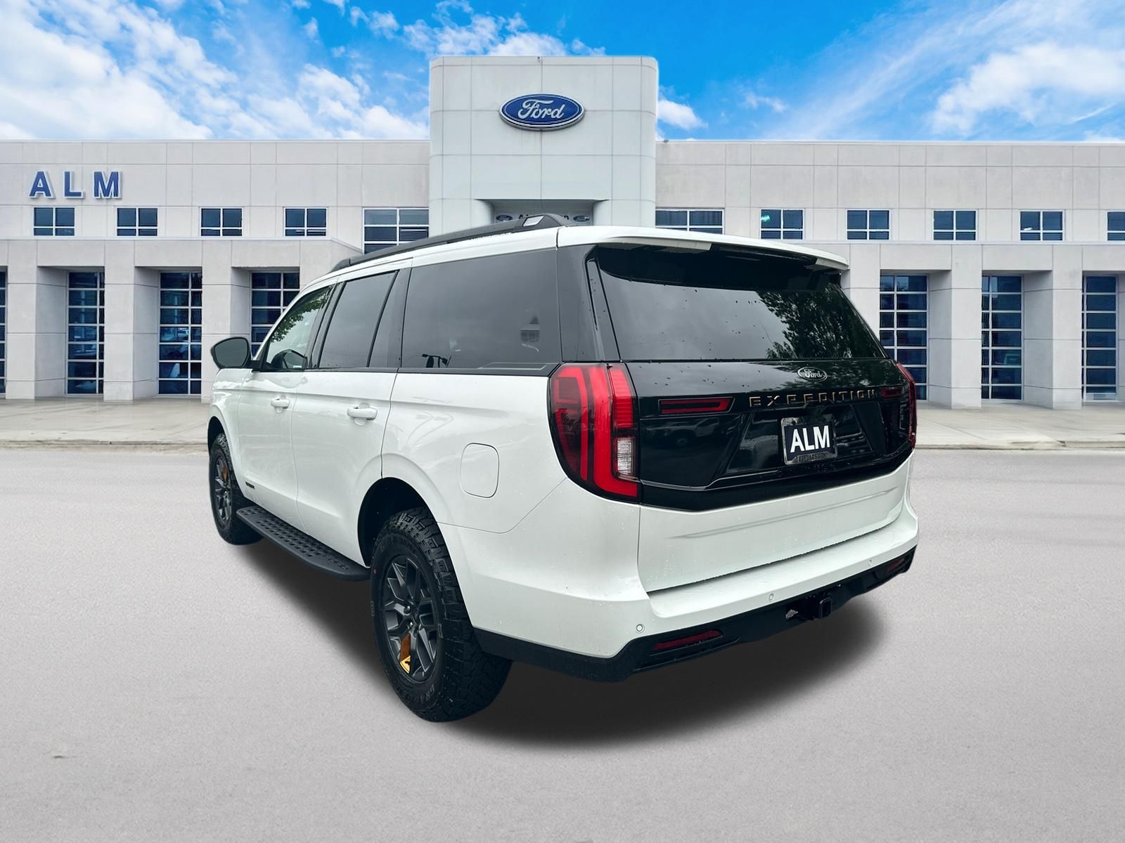 New 2026 Star White Metallic Tri-Coat Ford Tremor® image 8