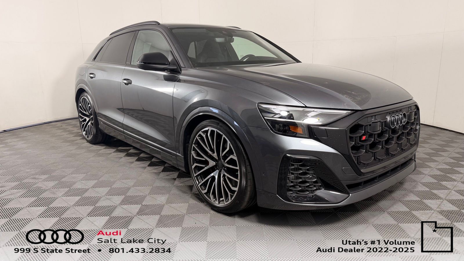 Daytona Gray Pearl Effect 2026 Audi SQ8 SUV / Crossover All-Wheel Drive 8-Speed Automatic