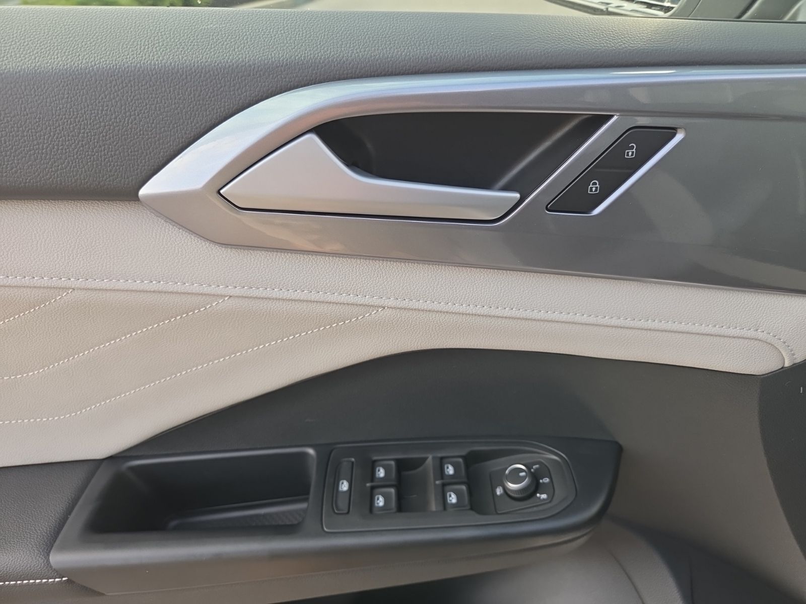 new 2026 Volkswagen Taos car, priced at $37,387