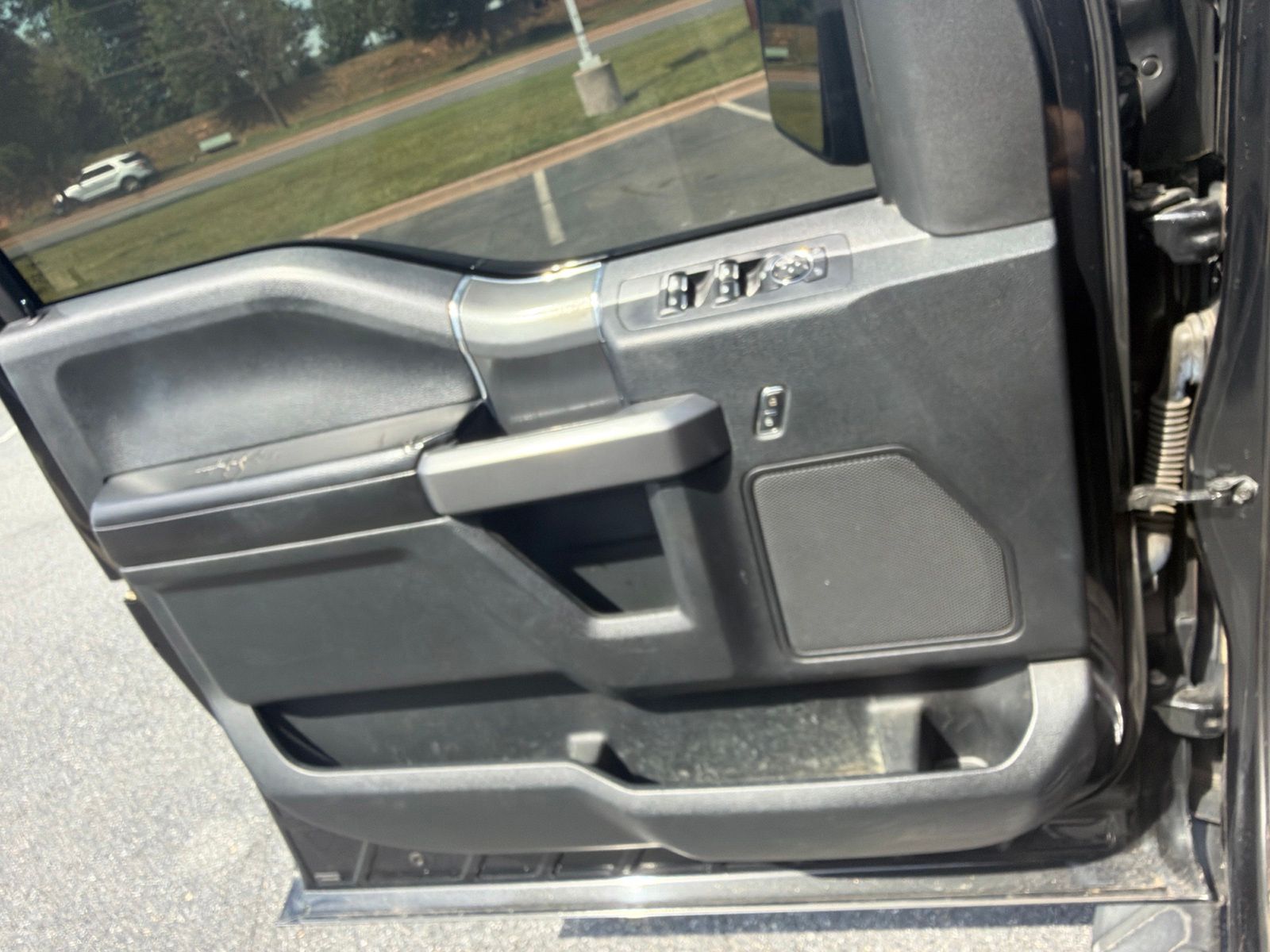 Used 2015 Tuxedo Black Metallic Ford XLT image 25