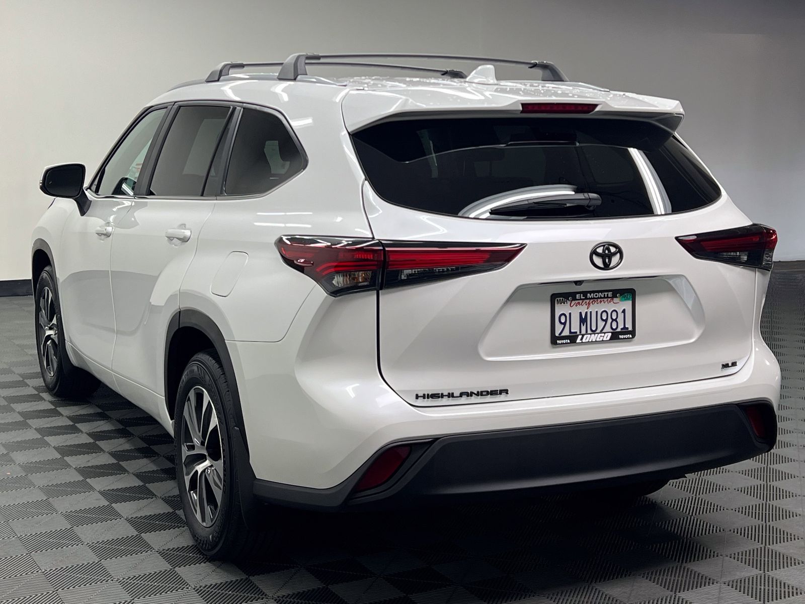 used 2024 Toyota Highlander car, priced at $38,996