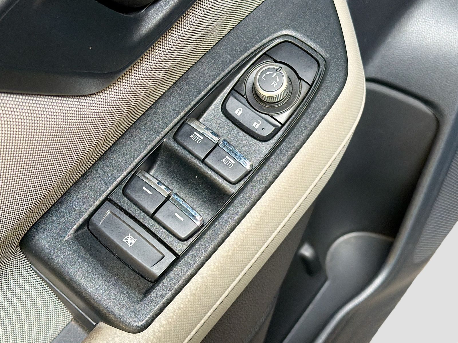 Used 2025 Blue Subaru Premium image 17