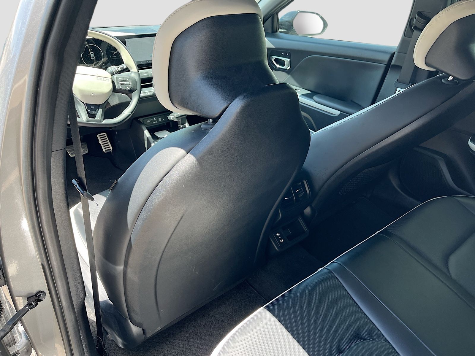 Used 2025 Gray Kia GT-Line Turbo image 23