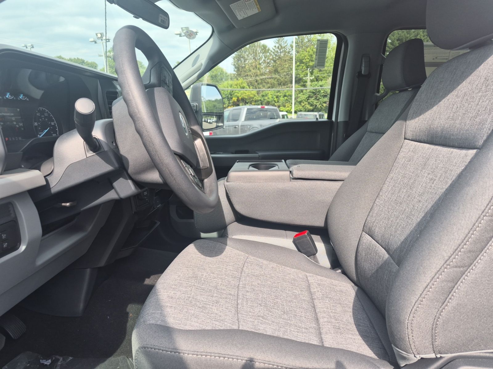 New 2026 Oxford White Ford XL image 7