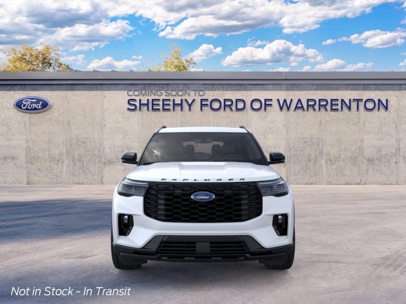 New 2026 Star White Metallic Tri-Coat Ford ST-Line image 2