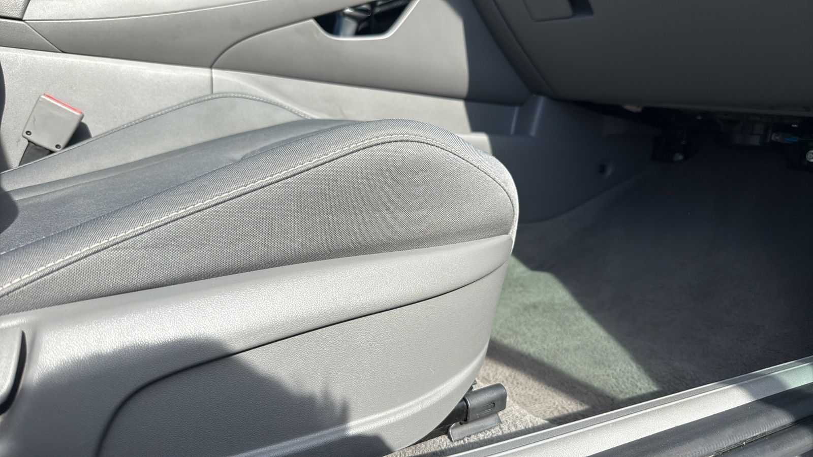 Used 2025 Gray Hyundai SEL Convenience image 24