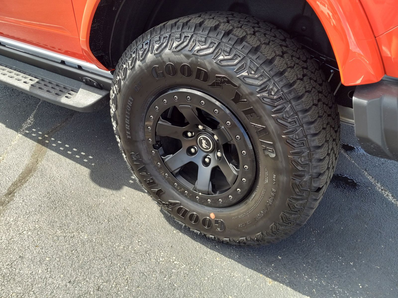 2025 Ford Bronco image 10