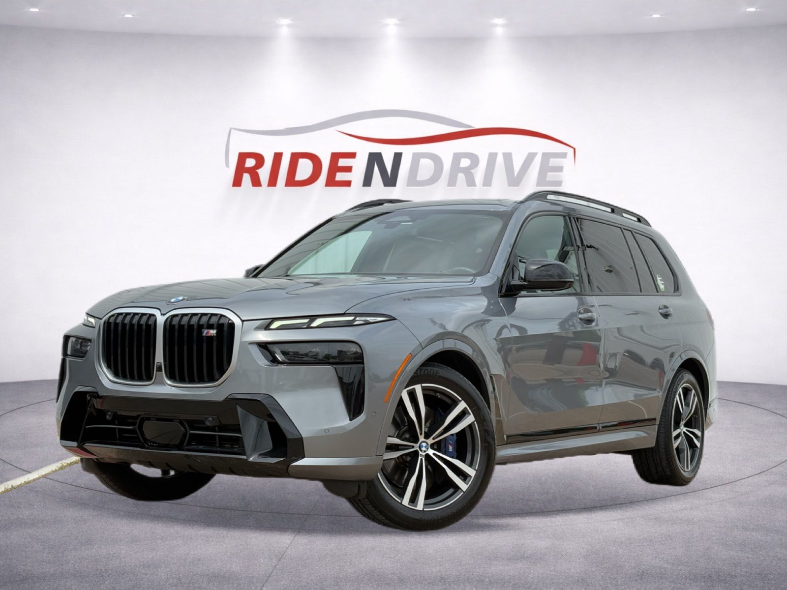 2023 BMW X7 M60i AWD