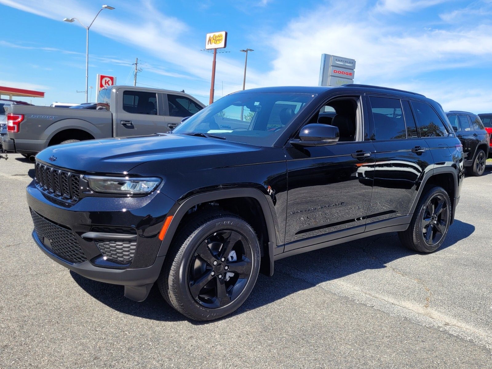 Diamond Black Crystal Pearlcoat 2025 Jeep Grand Cherokee Altitude X 4WD SUV / Crossover Four-Wheel Drive 8-Speed Automatic