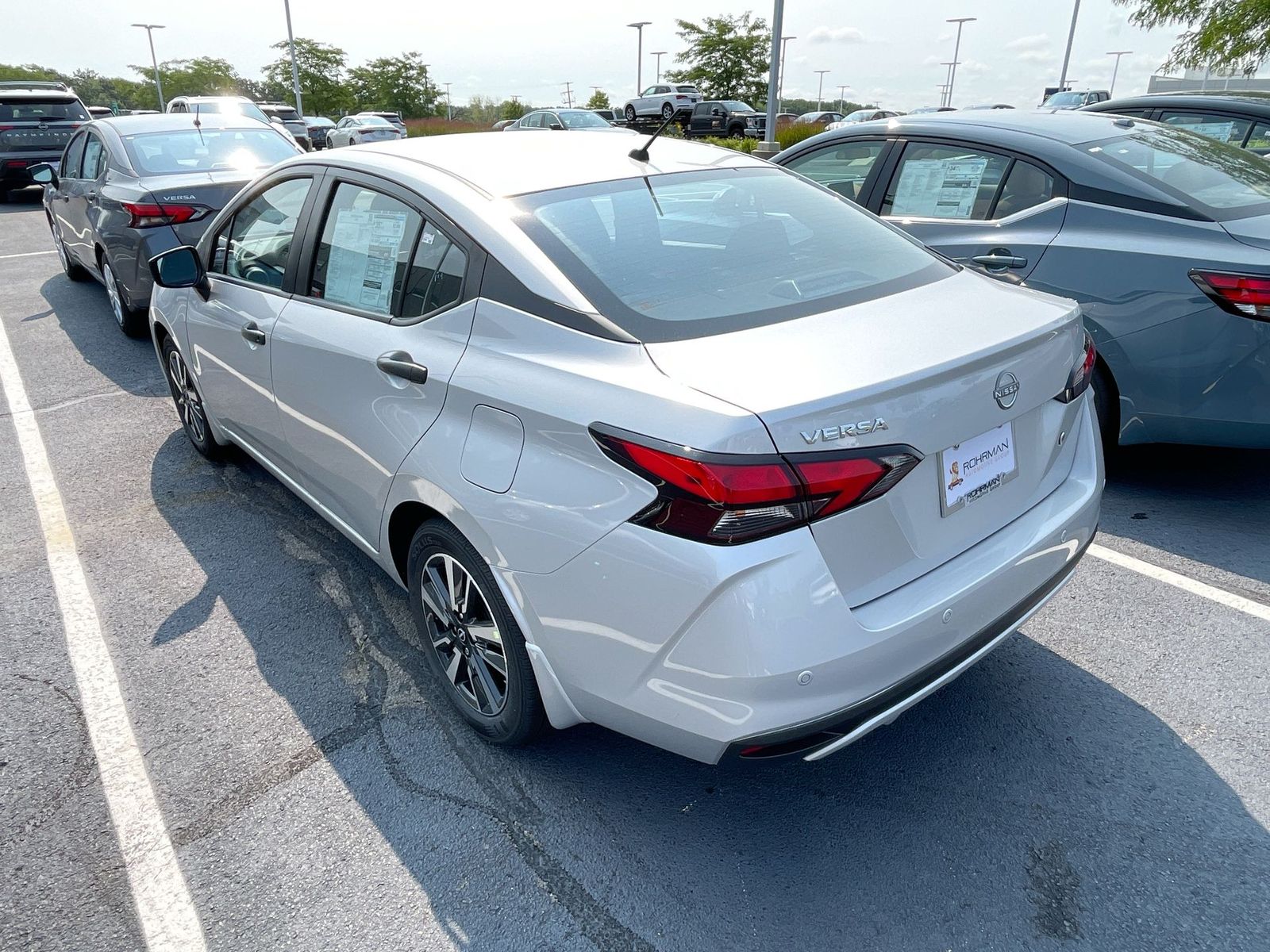 2024 Nissan Versa 1.6 S 30