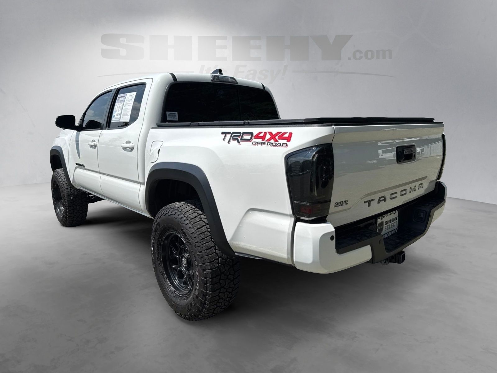 Used 2022 White Toyota TRD Off-Road image 10