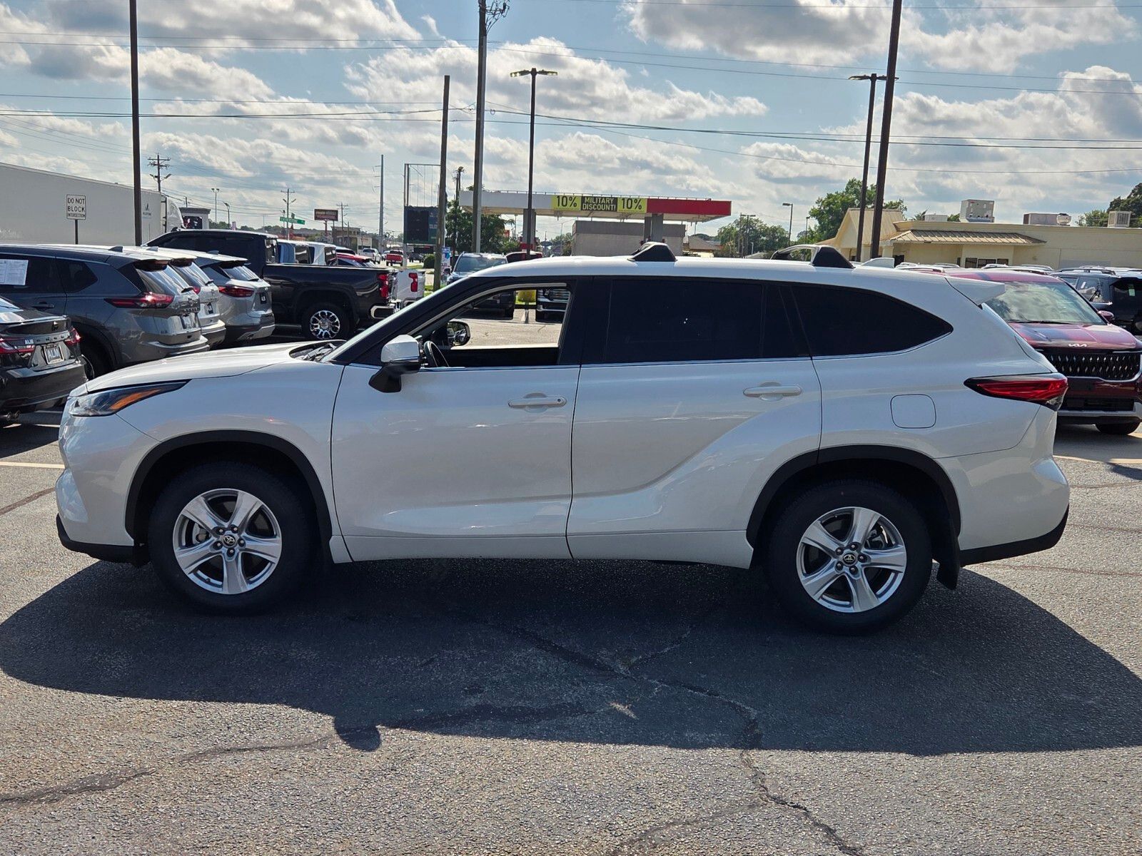 Used 2021 White Toyota LE image 4