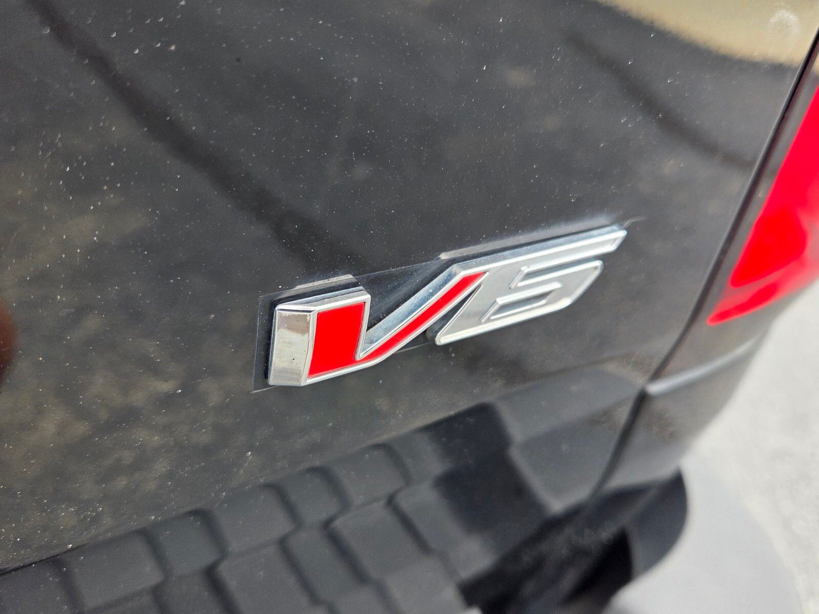 Used 2022 Black Chevrolet Z71 image 12