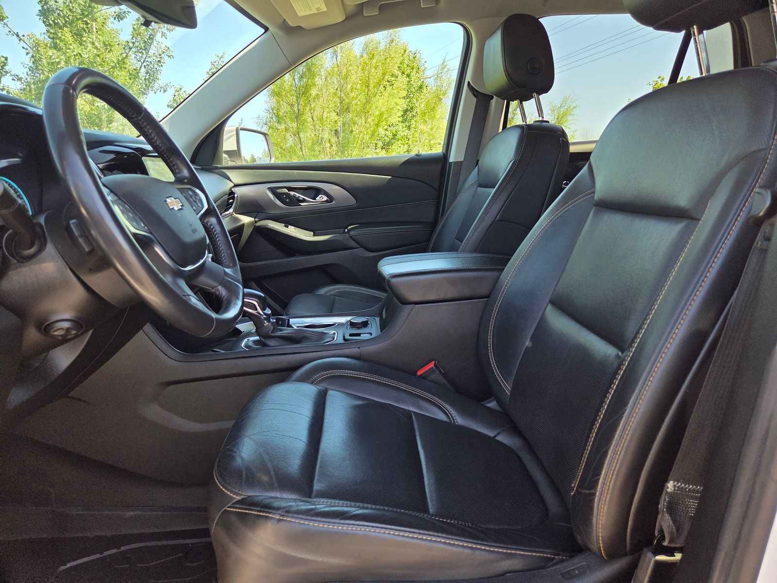 used 2021 Chevrolet Traverse car, priced at $27,244