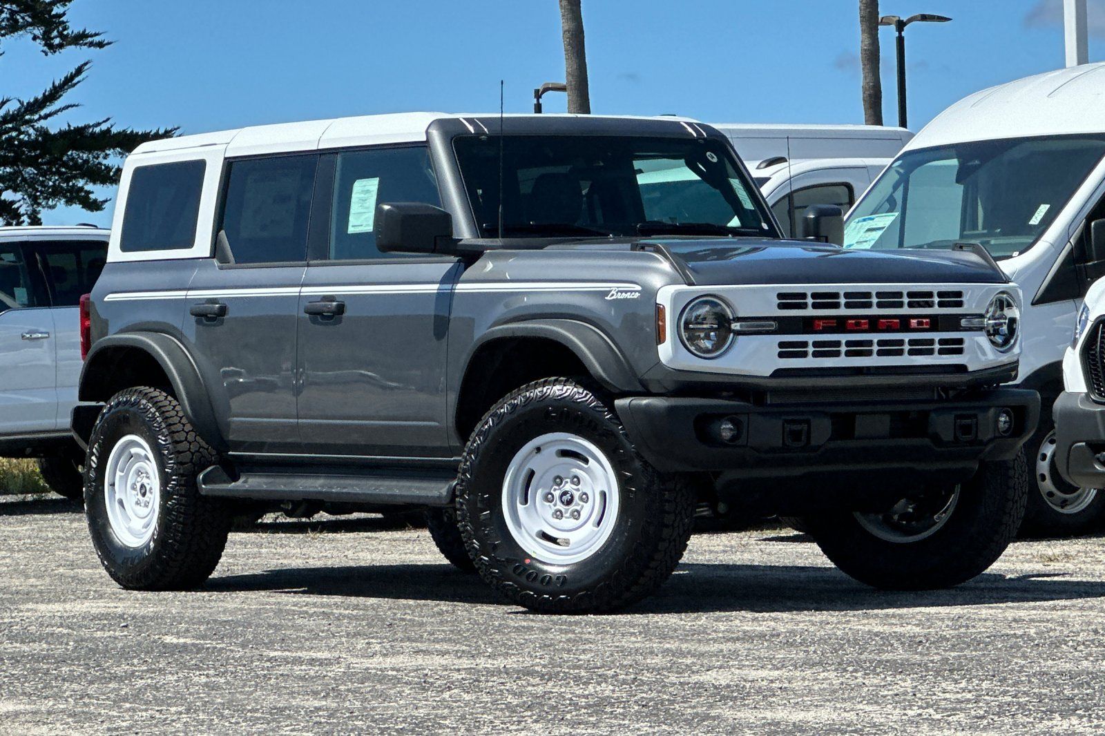 Carbonized Gray Metallic 2026 Ford Bronco Heritage Edition 4-Door 4WD SUV / Crossover Four-Wheel Drive Automatic