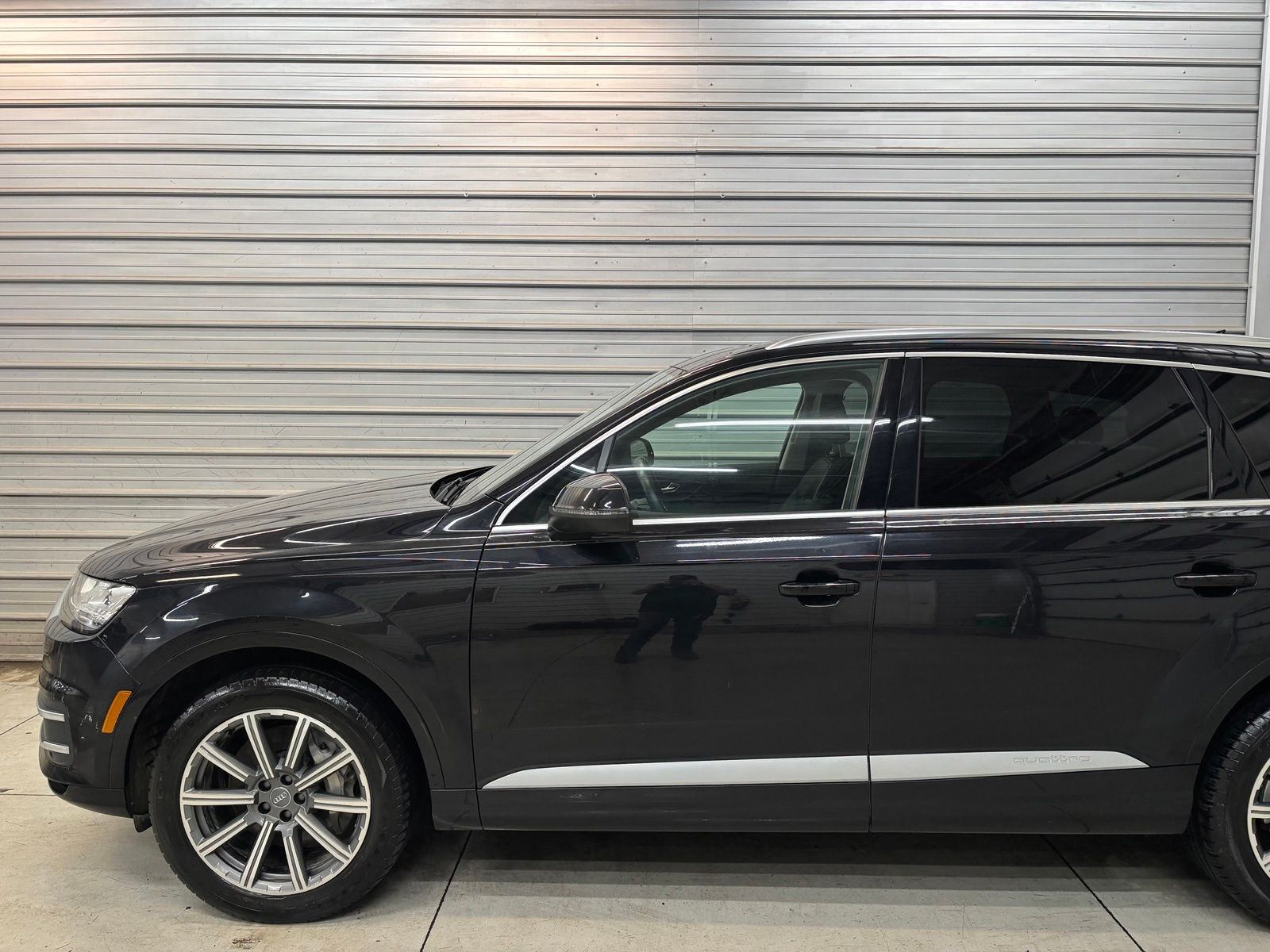 2019 Audi Q7 55 Premium Plus - Image 3