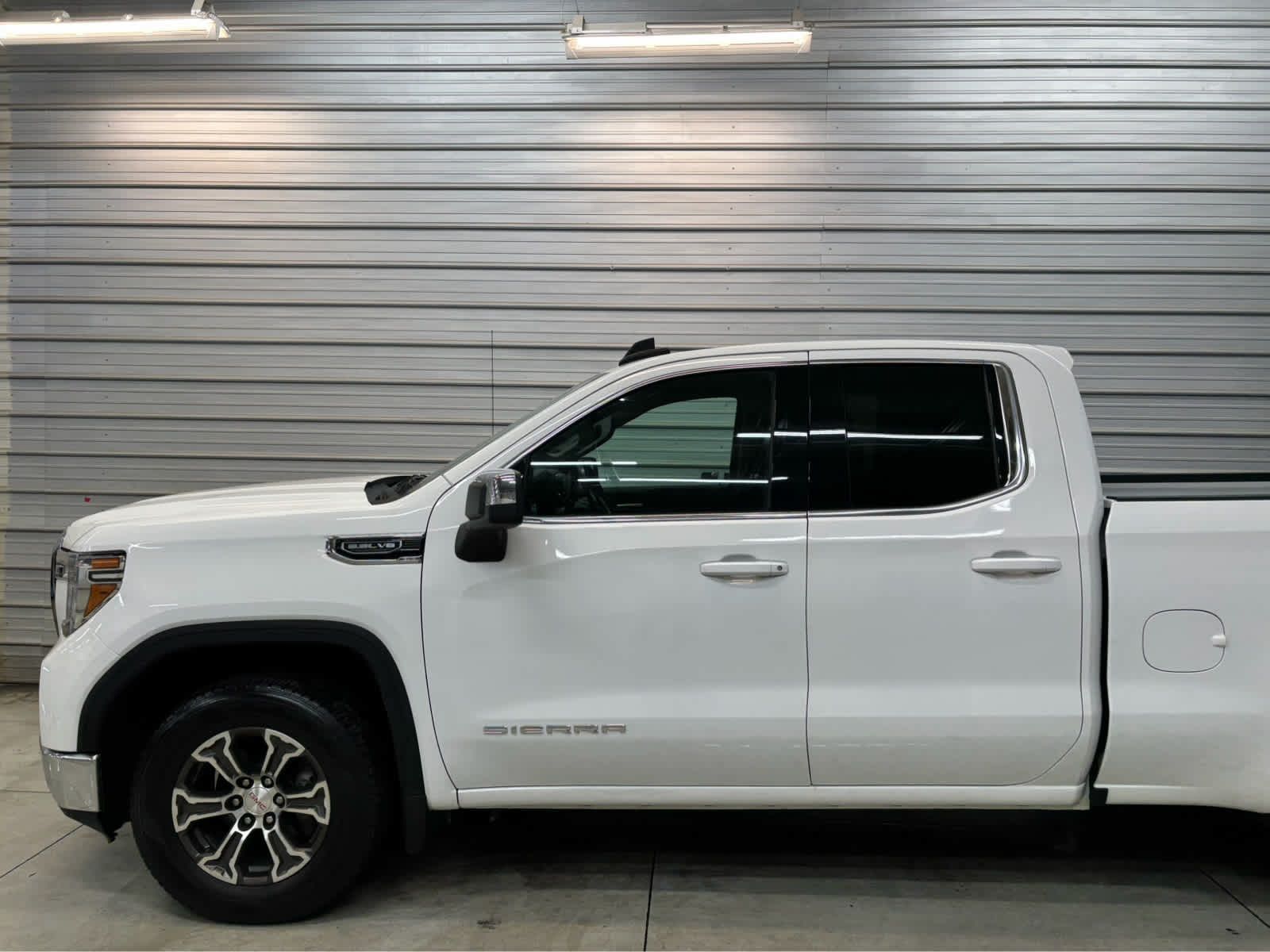 Photo 3 of 2019 GMC Sierra 1500 SLE