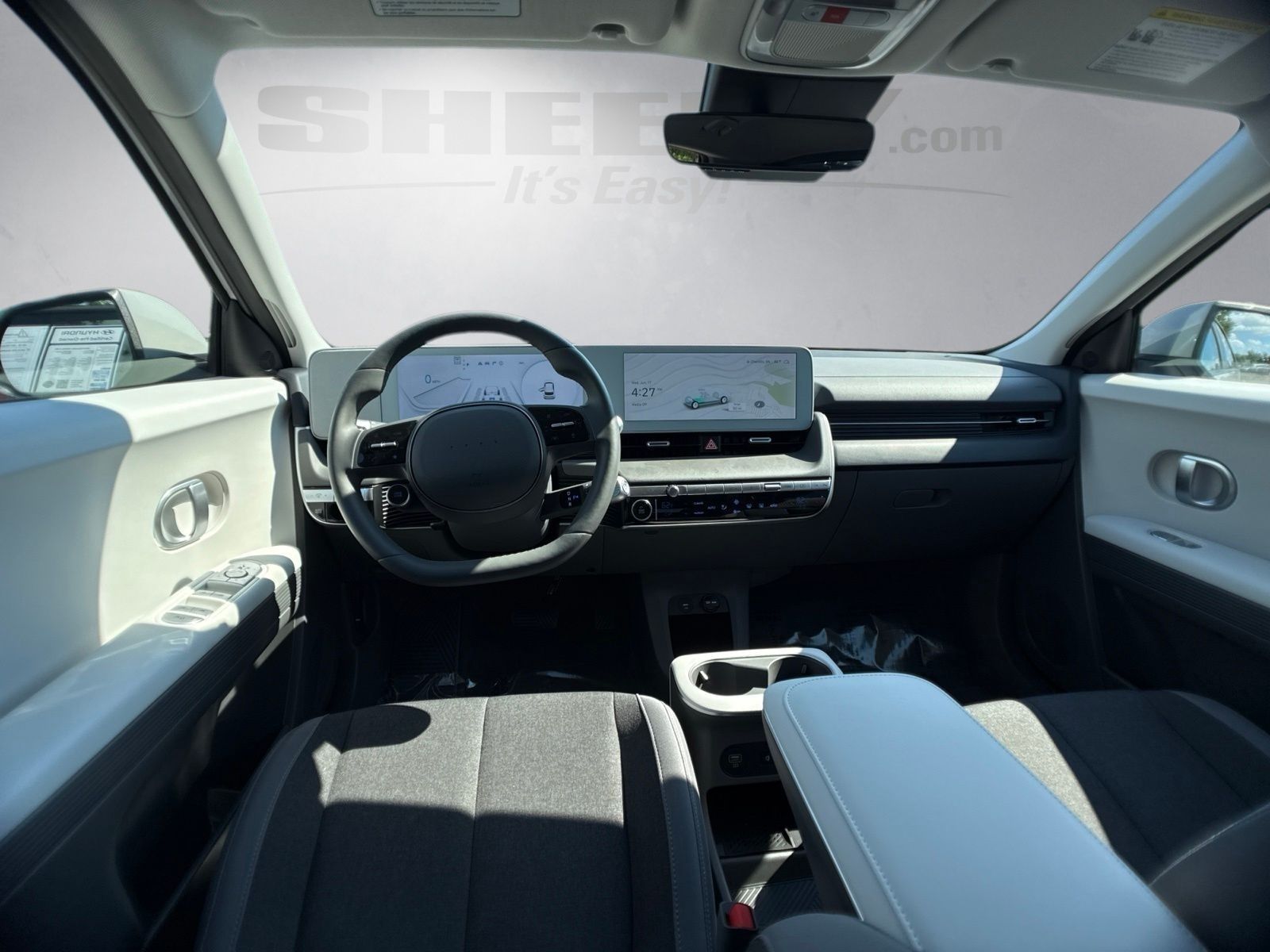 Used 2024 Gray Hyundai SEL image 3