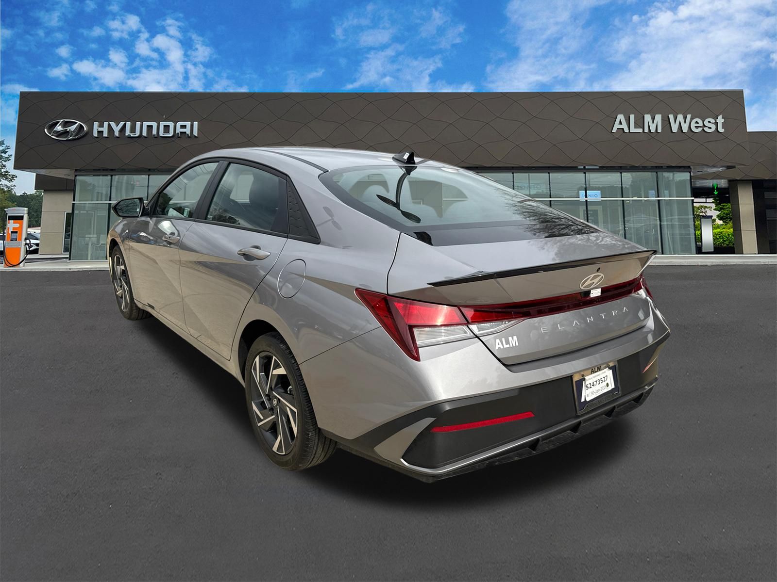 Certified Used 2025 Fluid Metal Hyundai SEL Sport image 7