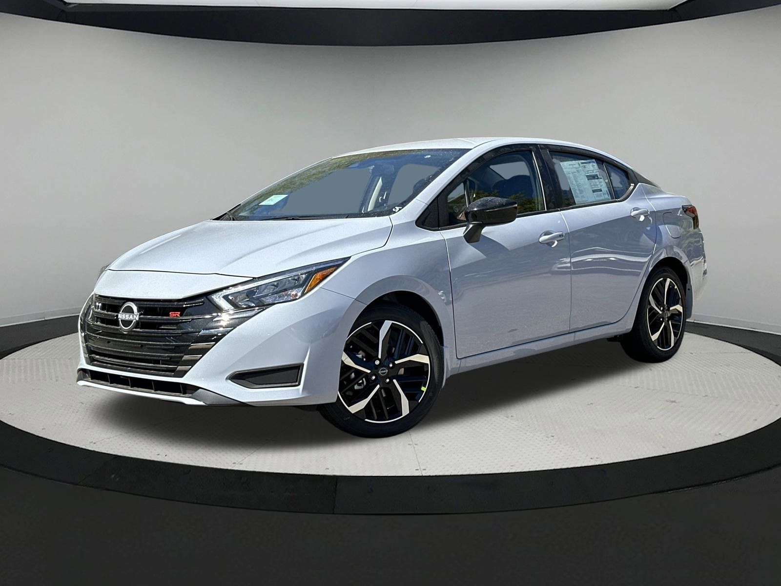 2025 Nissan Versa 1.6 SR CVT's photo