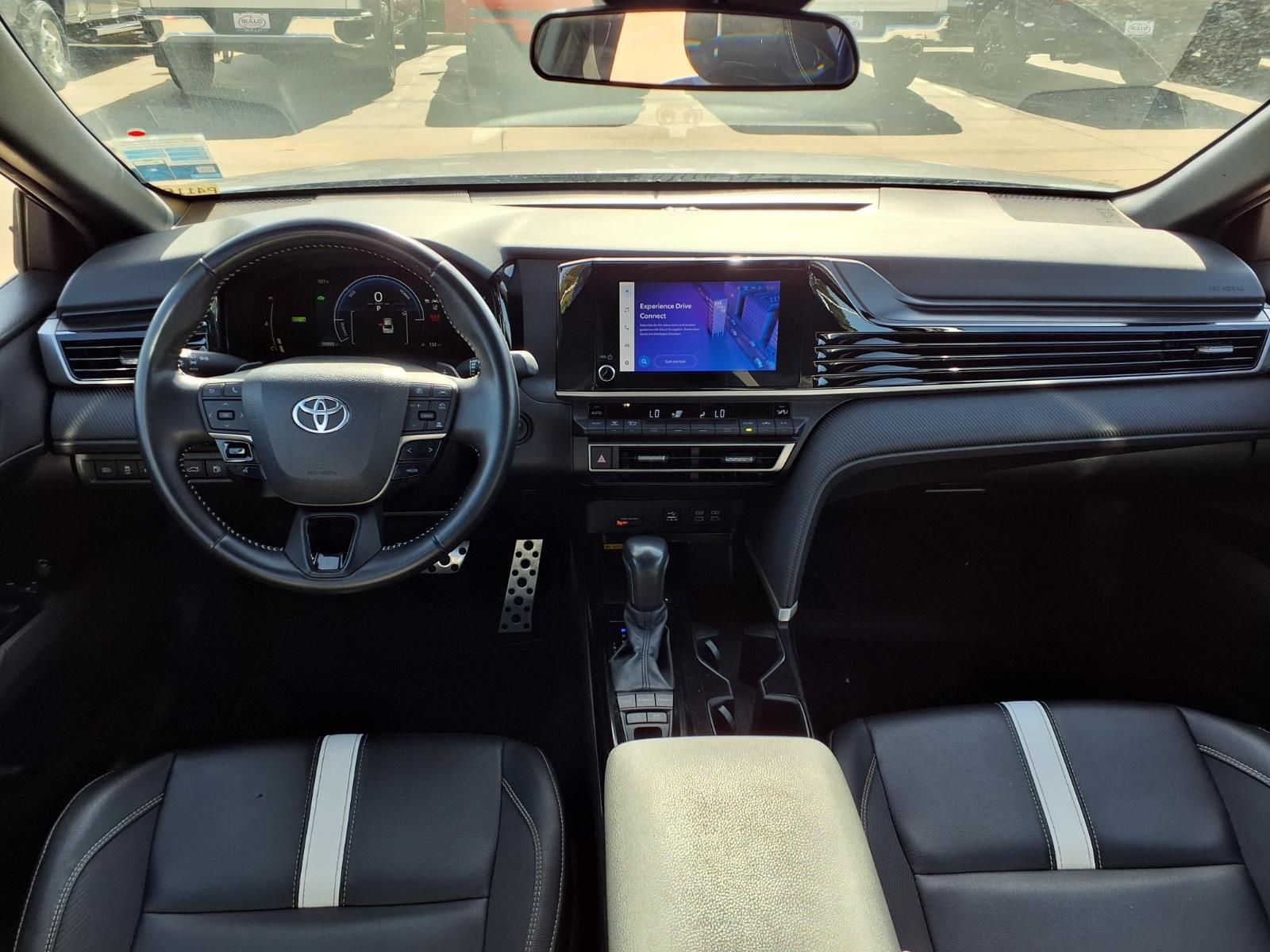 2025 Toyota Camry SE - 9