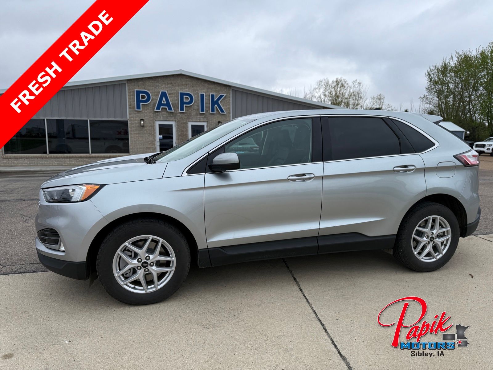 Iconic Silver Metallic 2024 Ford Edge SEL AWD SUV / Crossover All-Wheel Drive 8-Speed Automatic