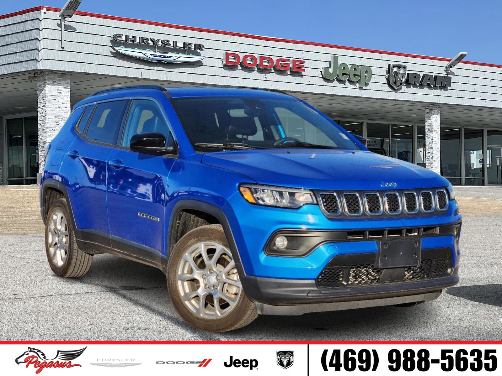 2023 Jeep Compass Latitude Lux 1